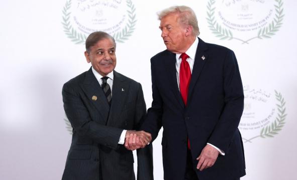 巴基斯坦高兴坏了，这一刻估计他们成就感满满，巴基斯坦总理夏巴兹·谢里夫宣布，经过