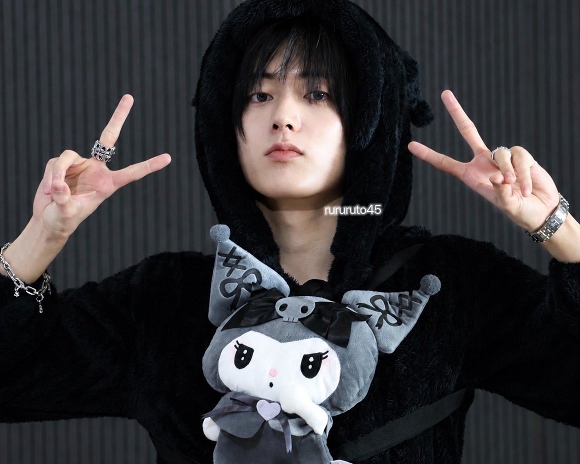 ✌︎ •̤ ༝ •̤ ✌︎  ©rururuto45 