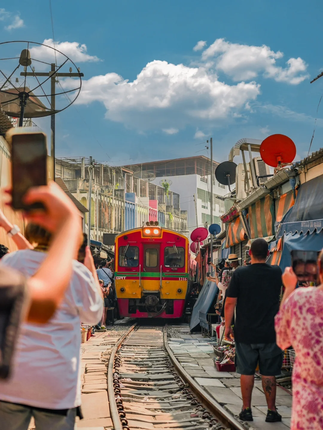 OMG‼️玩转曼谷最大火车市场只要50块🚂