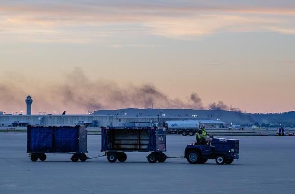 美坠毁货机两个“黑匣子”已成功回收

当地时间5日，央视记者获悉，美国国家运输安