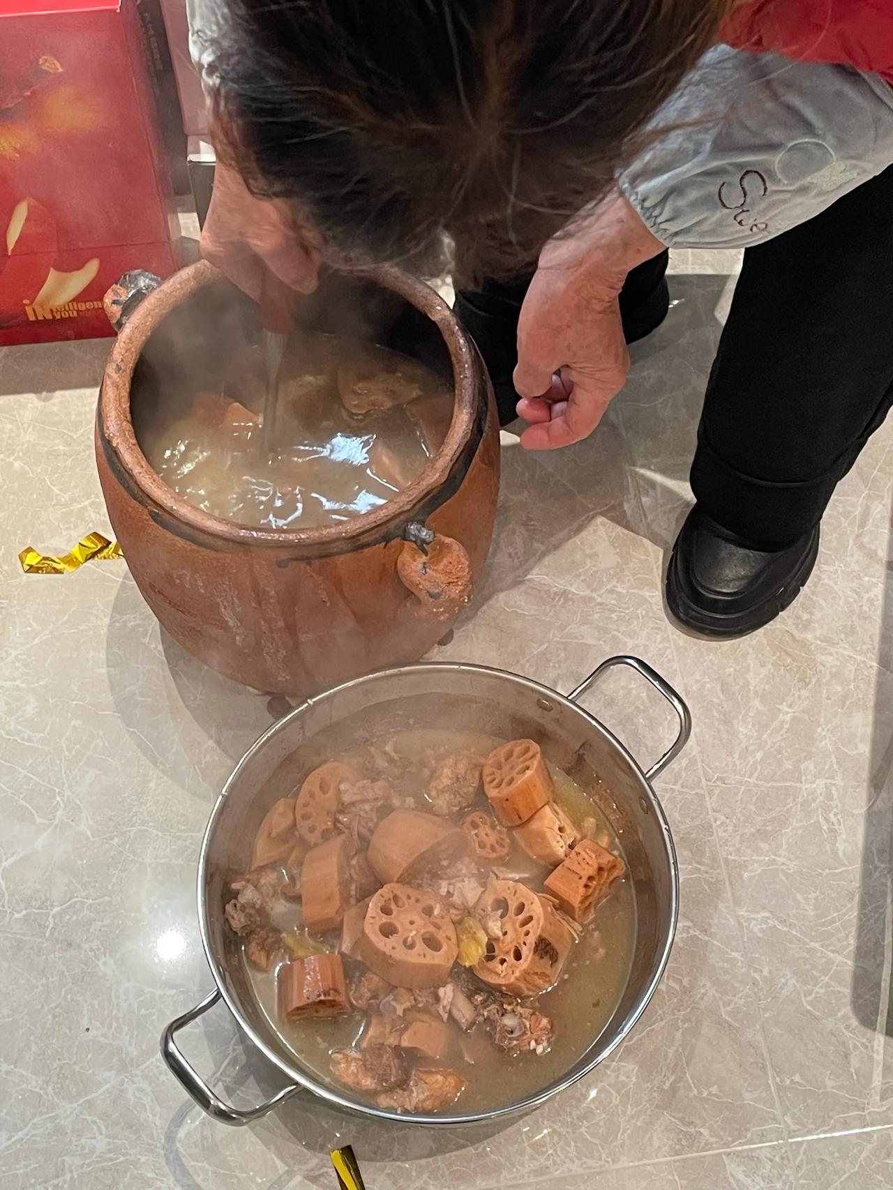 武汉太冷了，来一碗排骨藕汤。