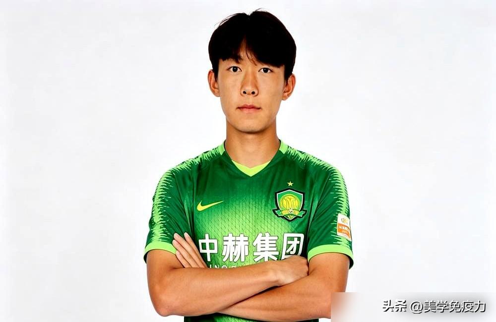 恩加德乌刚续约国安到2026，转身400万欧转会中甲垫底队重庆铜梁龙。
这不是疯