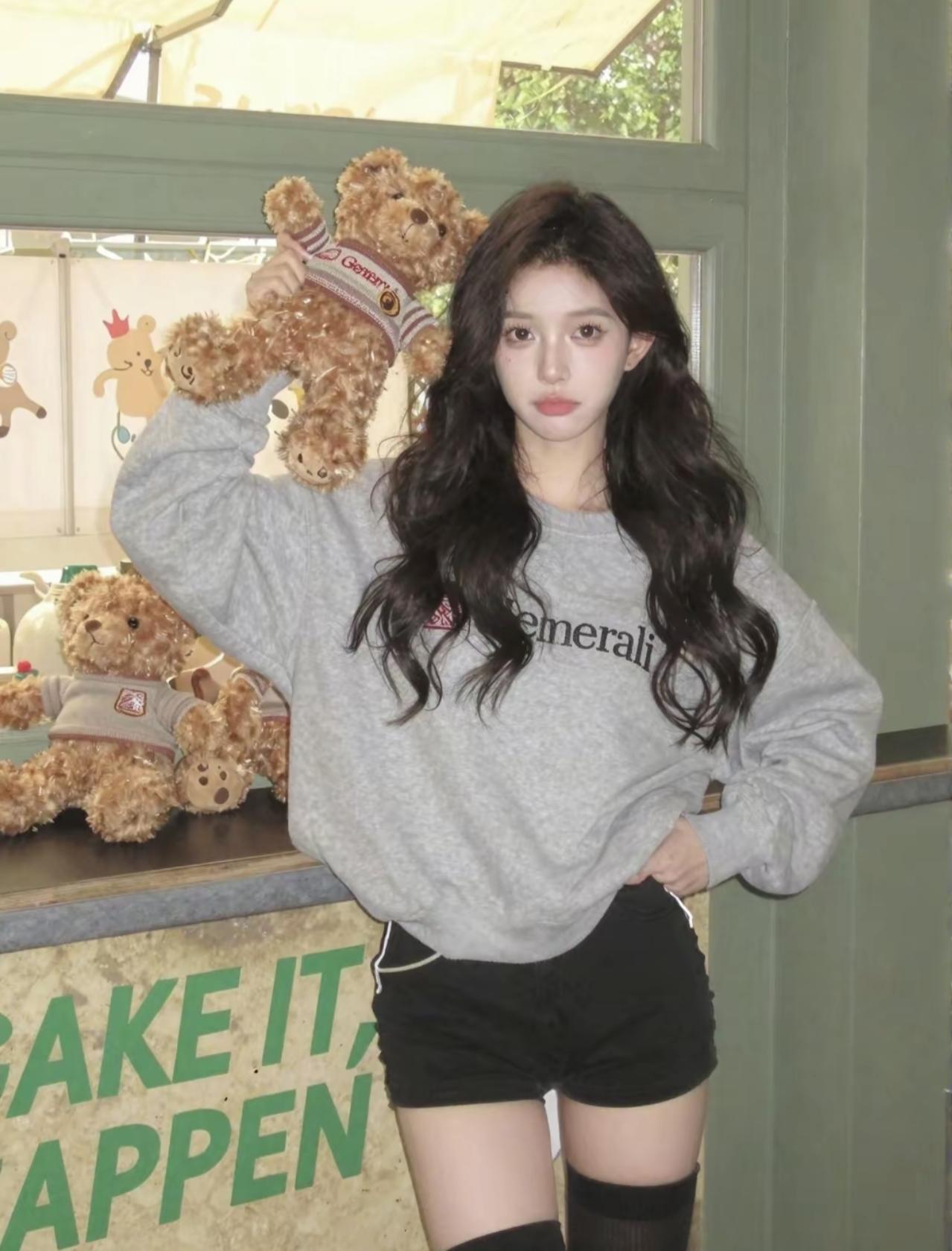 揣着一口袋的开心，和小熊撞个满怀🐻