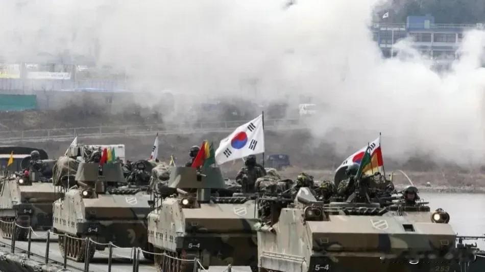 韩国向边境三八线调动重装备部队，半岛局势或将走向失控！真打韩国还没那个胆
据朝中