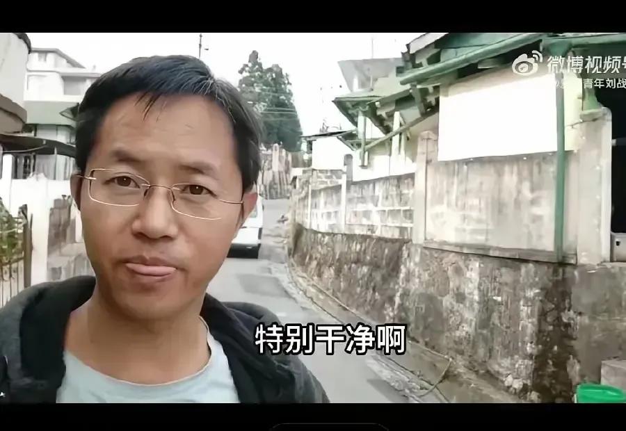 星球哥到了印度就彻底惊呆了，街道非常干净整洁，到处都是漂亮的别墅。
      