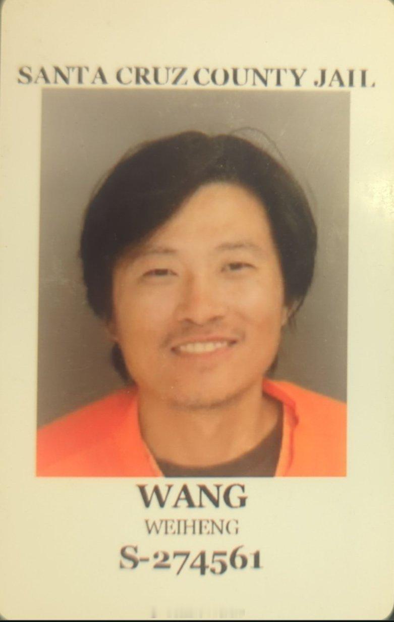 甜甜圈王伟恒晒出美国入狱照，笑的可真甜啊！海外新鲜事殖人傻事电子宠物