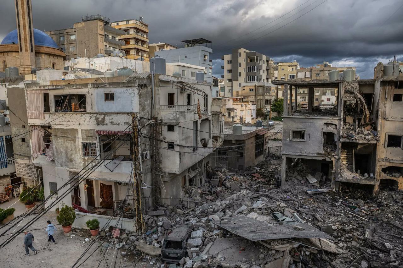 七岁的阿琳·赛义德（Aline Saeed）在以色列空袭中侥幸生还，这场空袭夺去