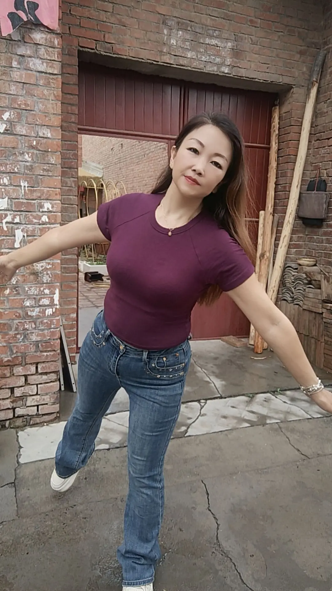 有些人，看清楚就好，不必翻脸，有些事，心里明白就好，不要追究。看得太清...