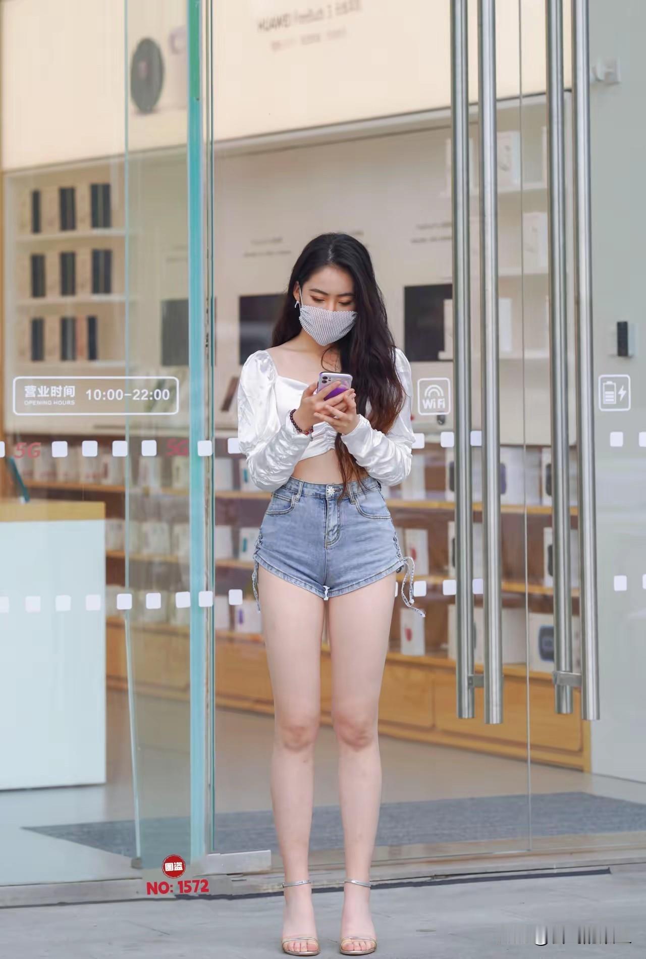 这样穿出来走在街上，真的很需要勇气吧？