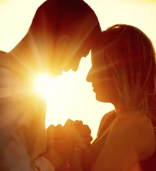 【那个陪我吃苦的人，最后嫌我穷】
 
这是一个真实发生的两性故事，
数据来自民政