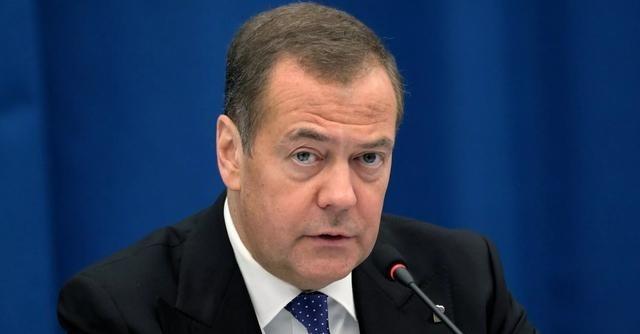 只要美国敢往伊朗头上扔下一枚核弹，信不信，明天乌克兰就会灰飞烟灭。一句假设，背后
