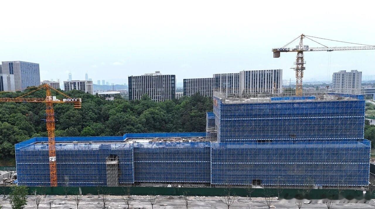杭州市余杭区瓶窑镇社区卫生服务中心迁建项目主体结构顺利封顶。
项目位于余杭区瓶窑