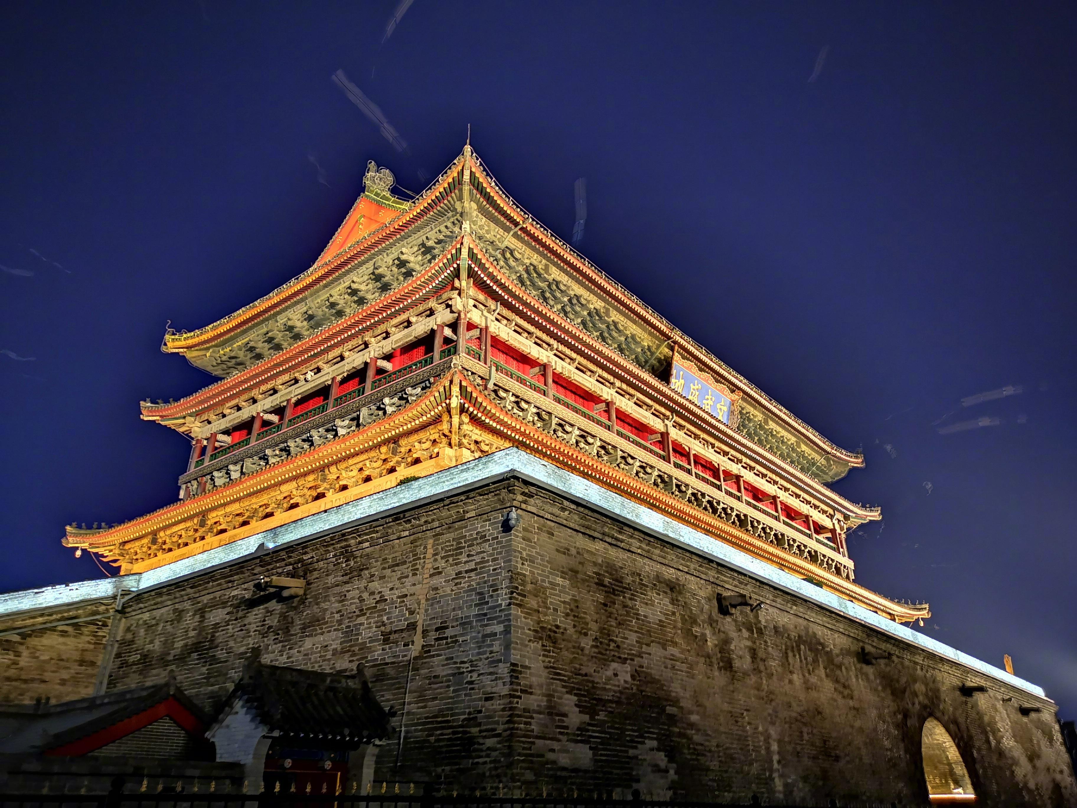 #寻路古都长安遇见多彩西安##中国—中亚峰会时光#西安回民街距今已有上千年历史，