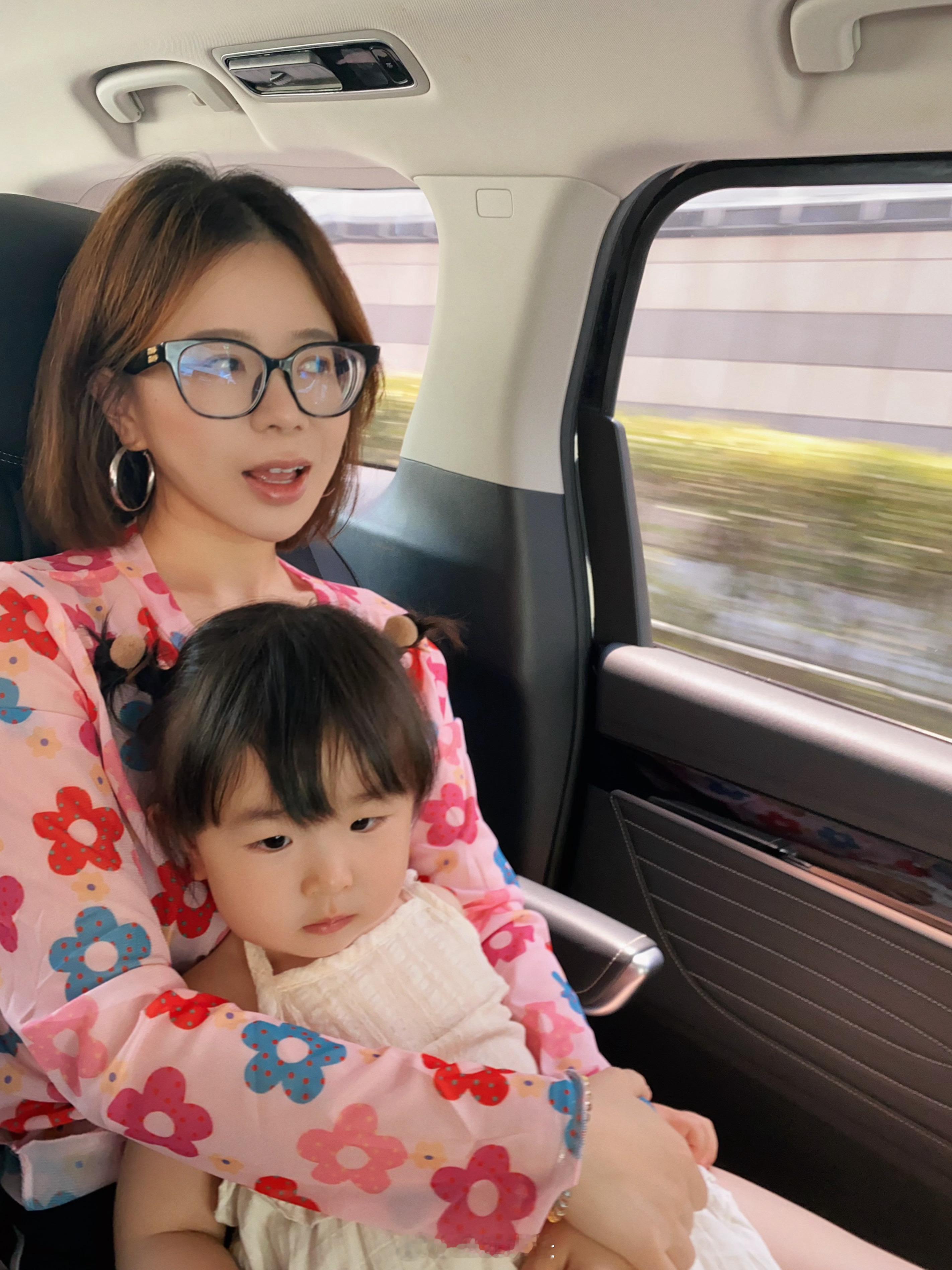 我好像越来越喜欢带娃了👶🌸🎂🐰偶尔烘焙的妈妈爱画画做手工的姐姐随时随地可
