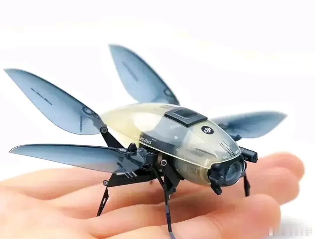 大疆公布首款仿生无人机Micro X 概念版！       这款无人机是仿照昆虫