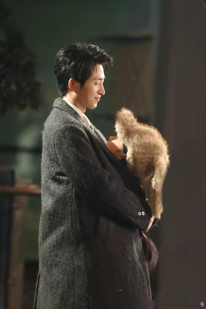 我不会看余茵的短剧，她的Cp太辣眼睛。可能会有余茵的粉丝说，你爱看不看，多你一个