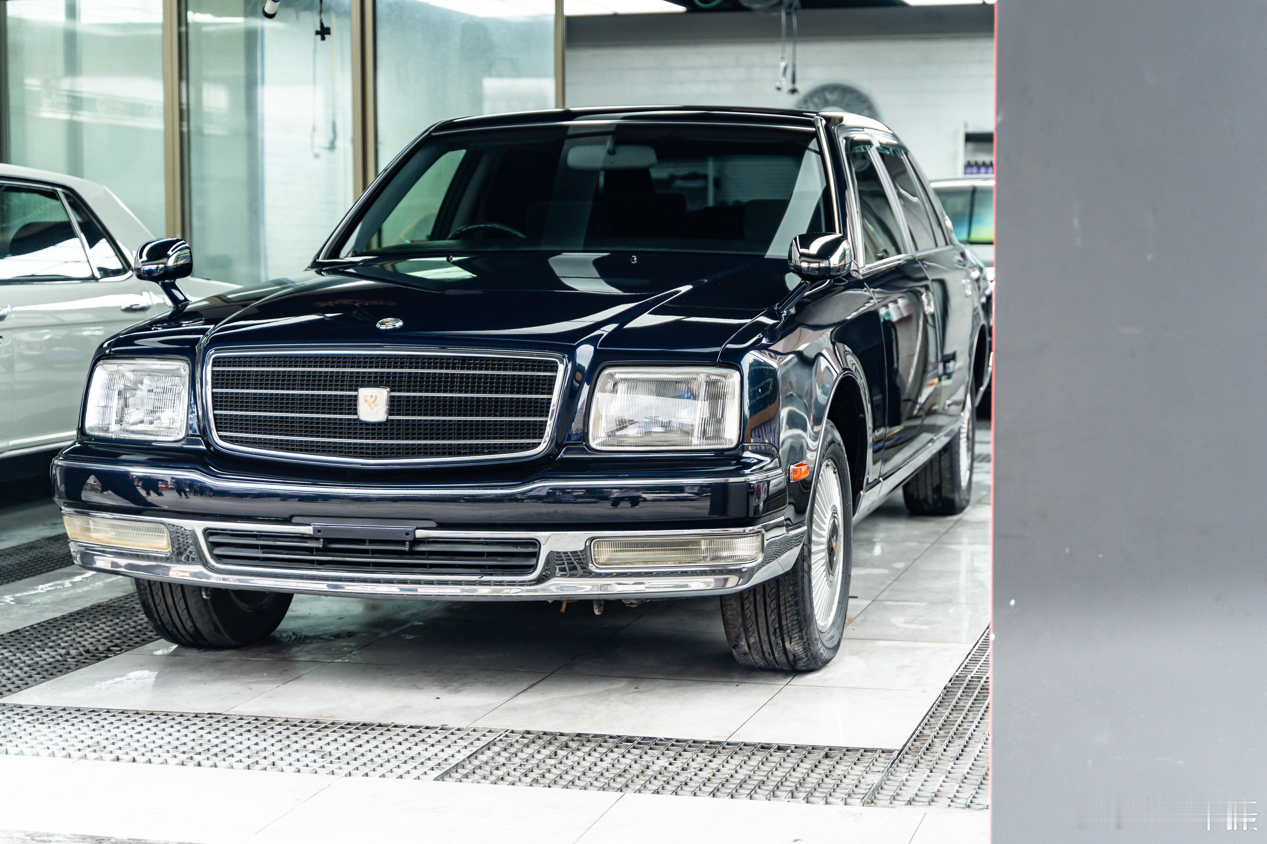Century搭载V12发动机的金凤凰牌小汽车[doge]📷：A7M3————