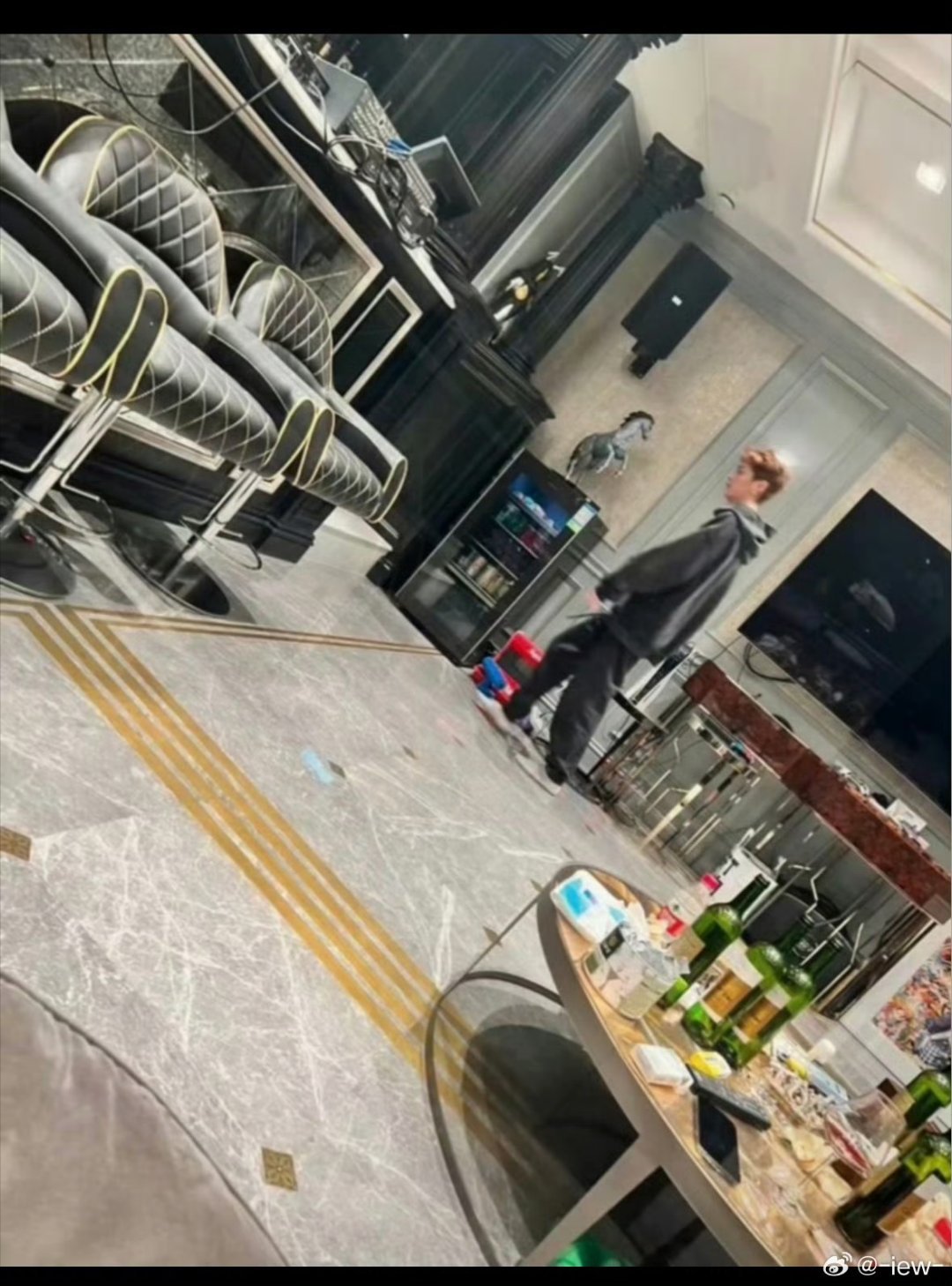 鹿晗家装修 潦草明星也是过的普通生活啊 