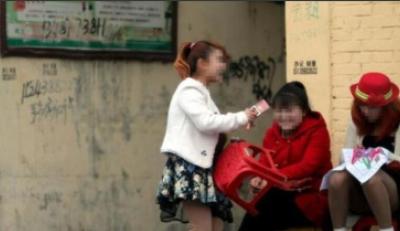 2010年，一个85岁高龄的老大爷嫖娼被抓，由于这位老大爷年事已高，民警花了足有