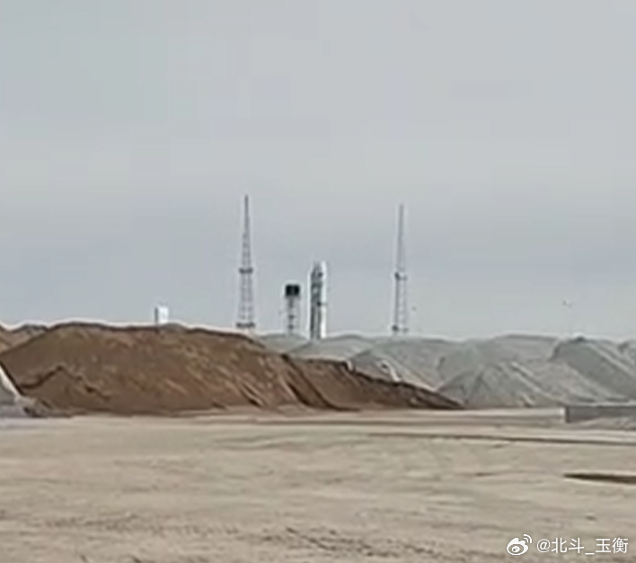 哎呀是的是的起竖了但是起竖了又不是说今天就要发射急啥啊，谁一起立就发射啊静下心，