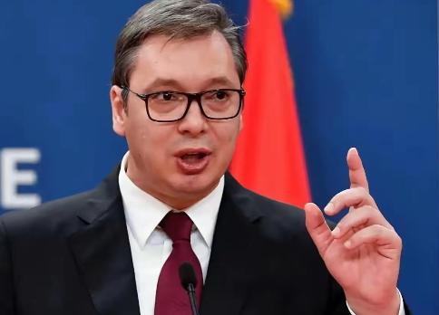 武契奇访华遇棘手局面？只因当众官宣引进中国400公里射程重磅导弹，火力能覆盖周边