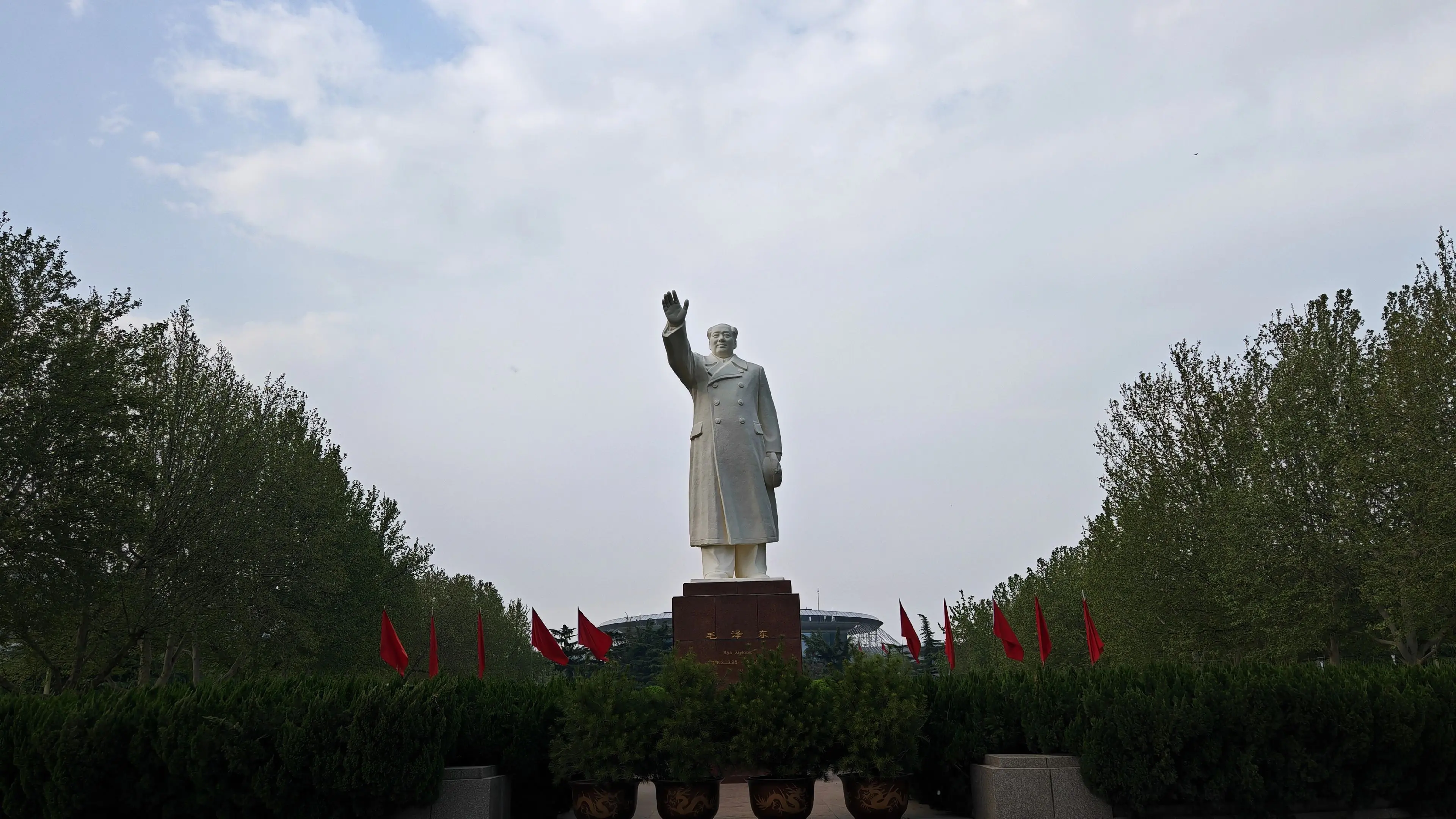 不得不说，中国的战略眼光，确实极具远见。中东一有战事，全球石油运输立刻...