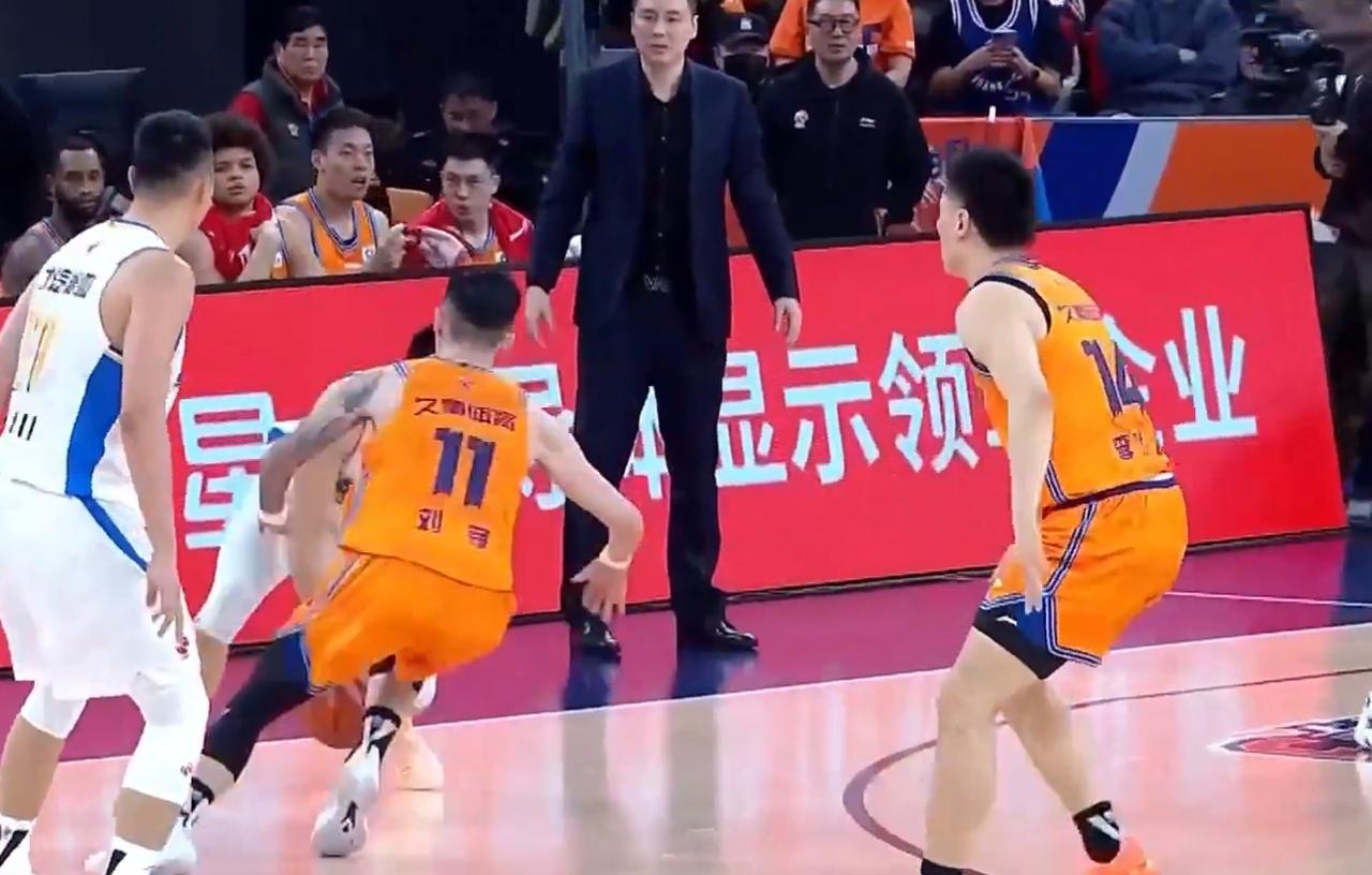 北京北汽下半场崩盘，客场不敌上海久事
今日CBA第十七轮共有六场比赛，其中的焦点