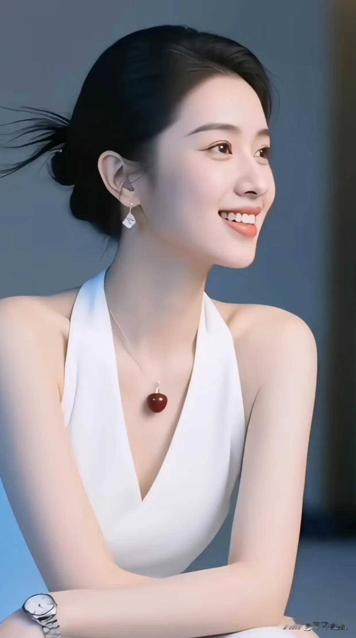 简约素雅穿搭，不施浓妆，笑容自带松弛美感
简约女神风穿搭 素净少女照