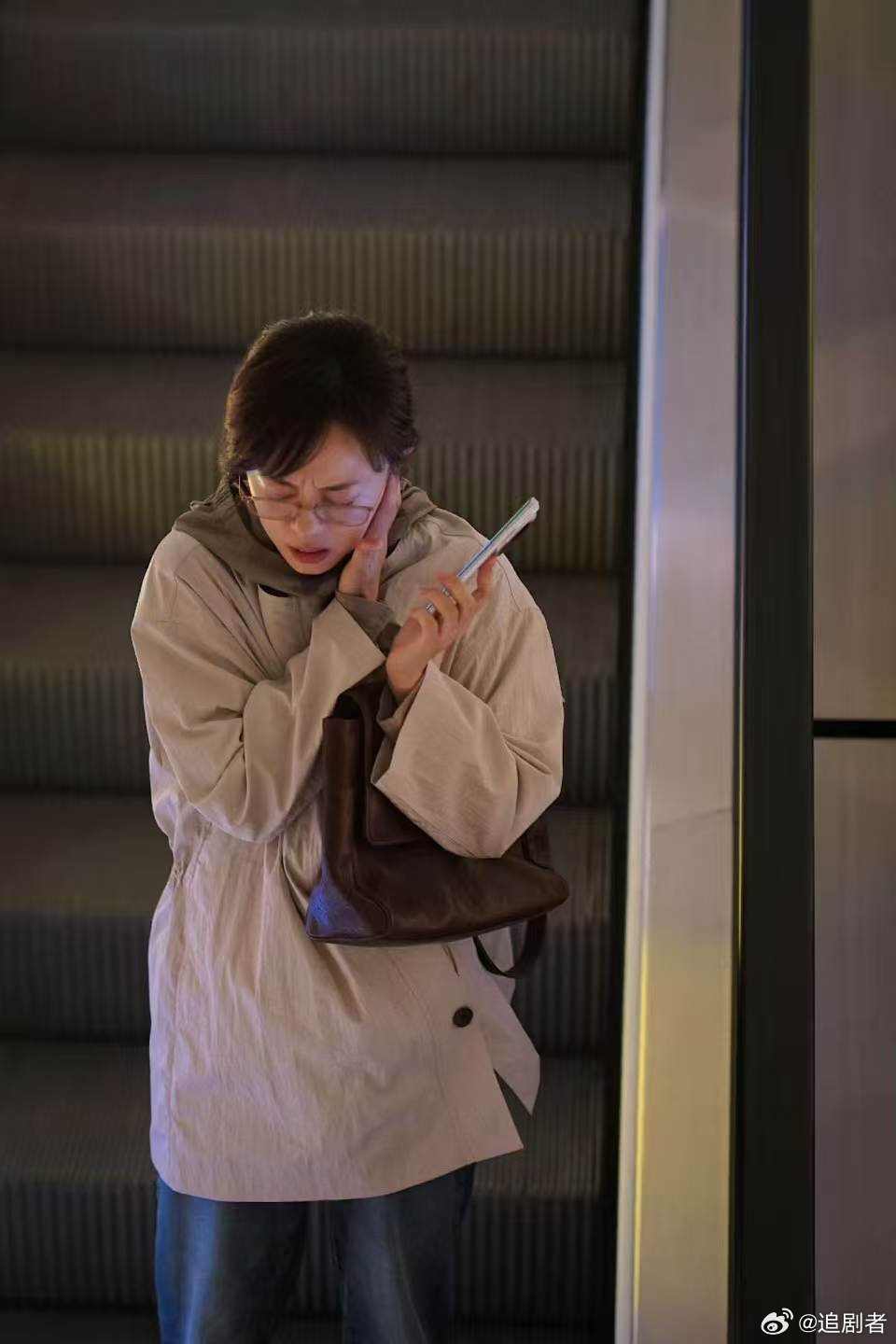  孙俪在新剧里的表演真的让人眼前一亮，完全跳出了以往的舒适圈，把角色的脆弱、压抑