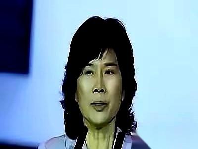 董明珠居然低头认错了，说觉得“很惭愧”。
这事儿比欧洲飙到40度高温，还让我觉得
