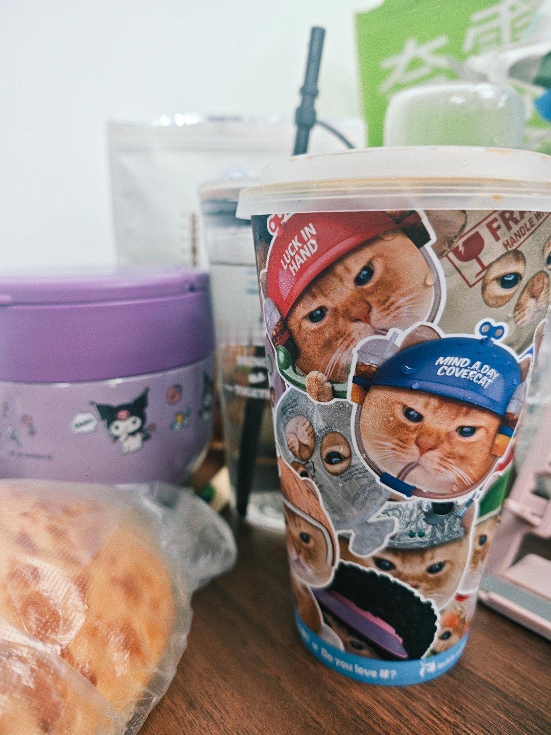 早早早 瑞幸新联名猫猫杯真可爱 