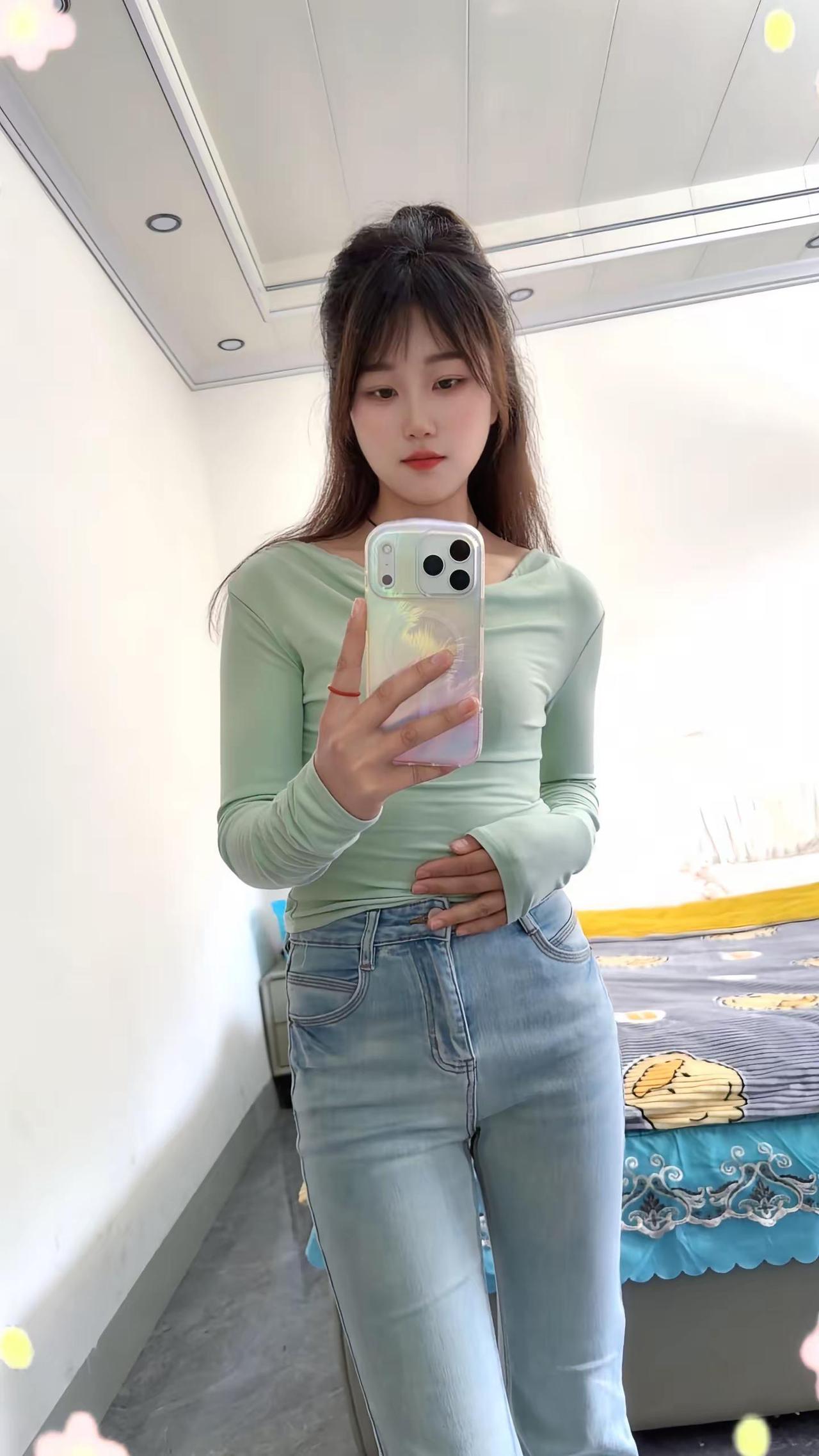 人生只有两次真心一次是什么都不懂的时候一次是什么都懂的时候第一次是情窦初开第二次