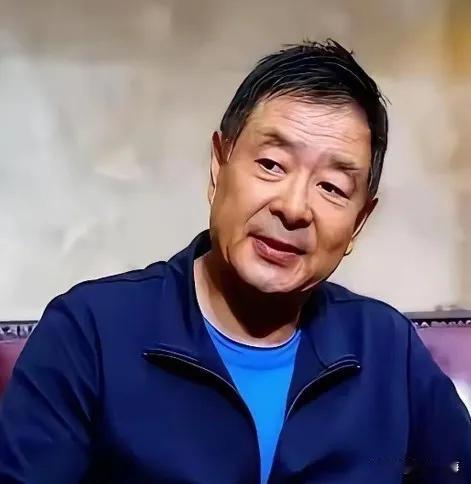 谁也没有想到，凌晨一点的北京icon，72岁的濮存昕竟用一根布绳，将自己与94岁