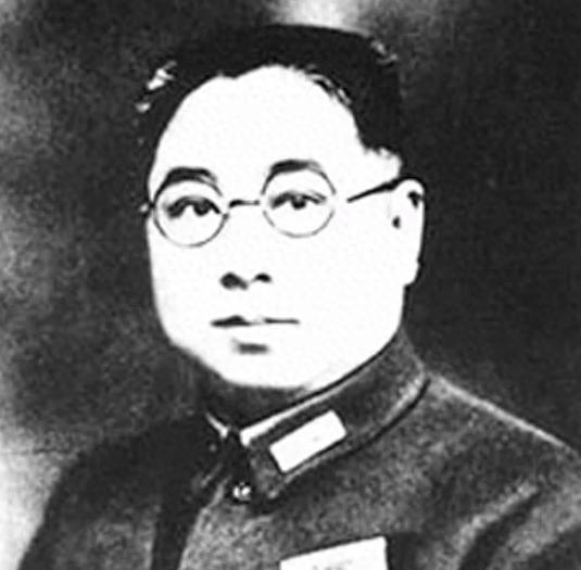 1930年张辉瓒的三名部下被俘参加红军，二十五年后他们都成为了新中国的开国将军