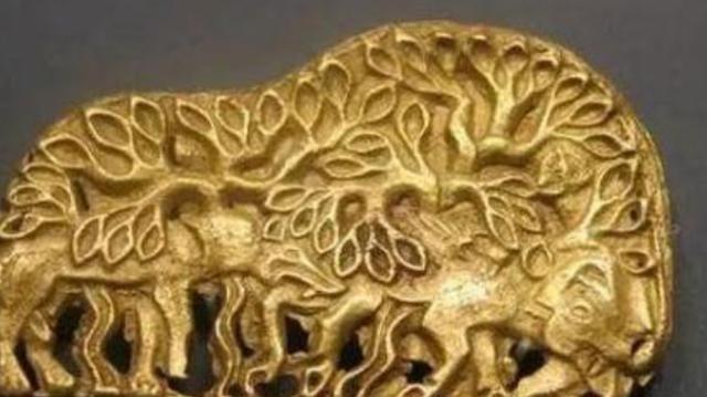 1994年， 青海 一牧民大白天将妻子拉进屋，妻子见丈夫一副猴急的样子，不屑道：