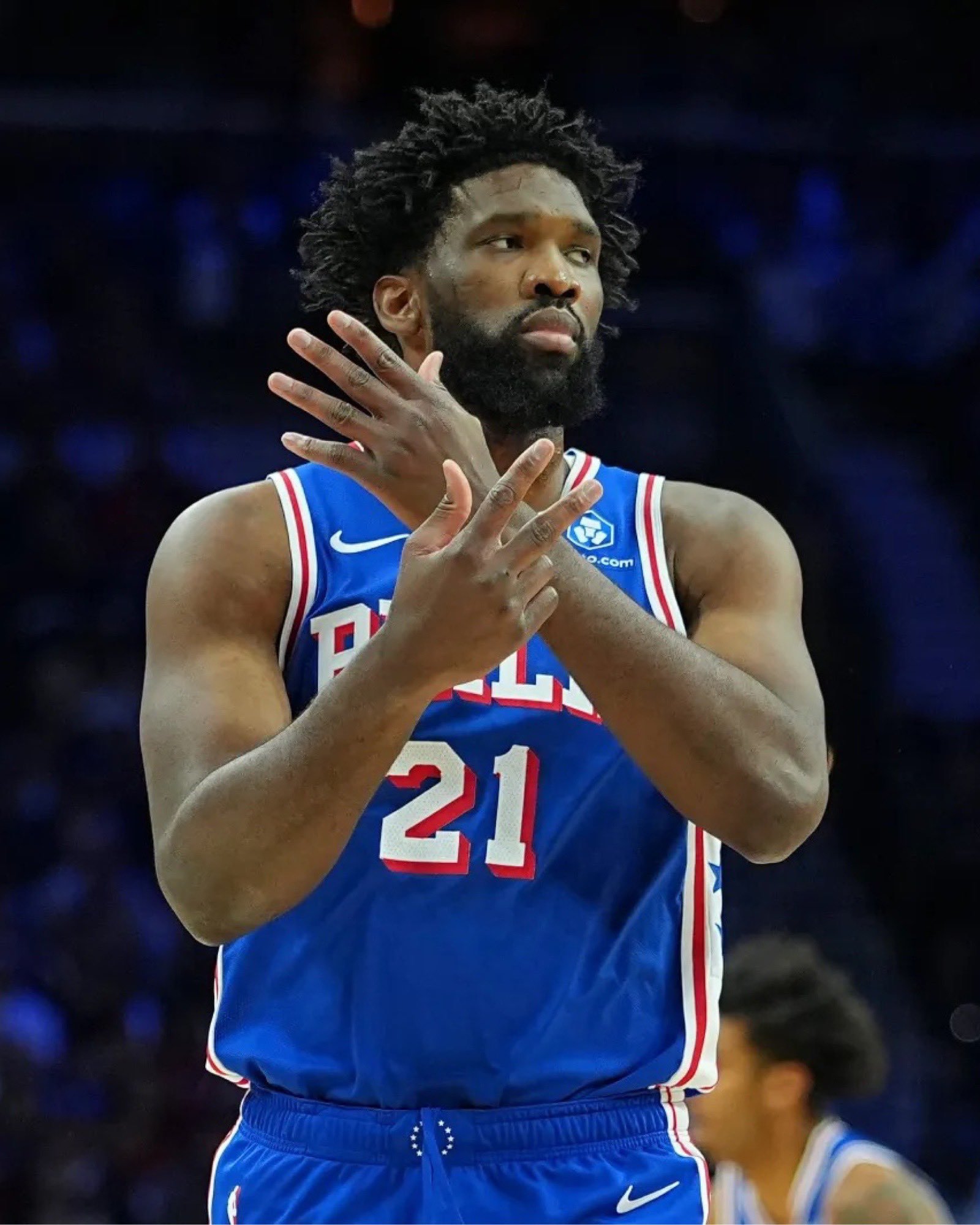 恩比德这状态…苦了马克西了一个大中锋半场11中2nba