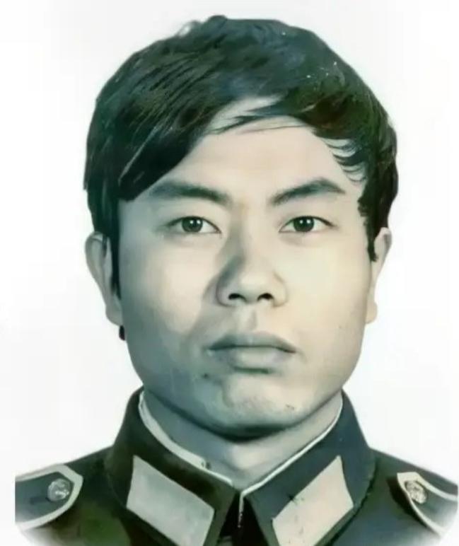 1985年的一天，陈建军和妻子在激烈吵架后，一去不复返，妻子难以理解：丈夫一直温