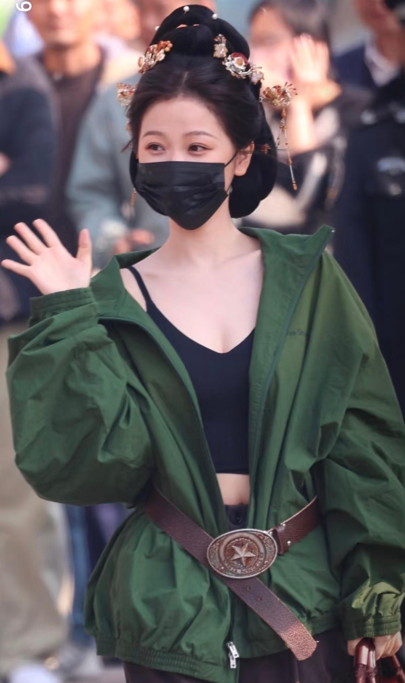 虞书欣云初令琉璃清冷虞书欣云初令横店上班横店女模欣欣子 