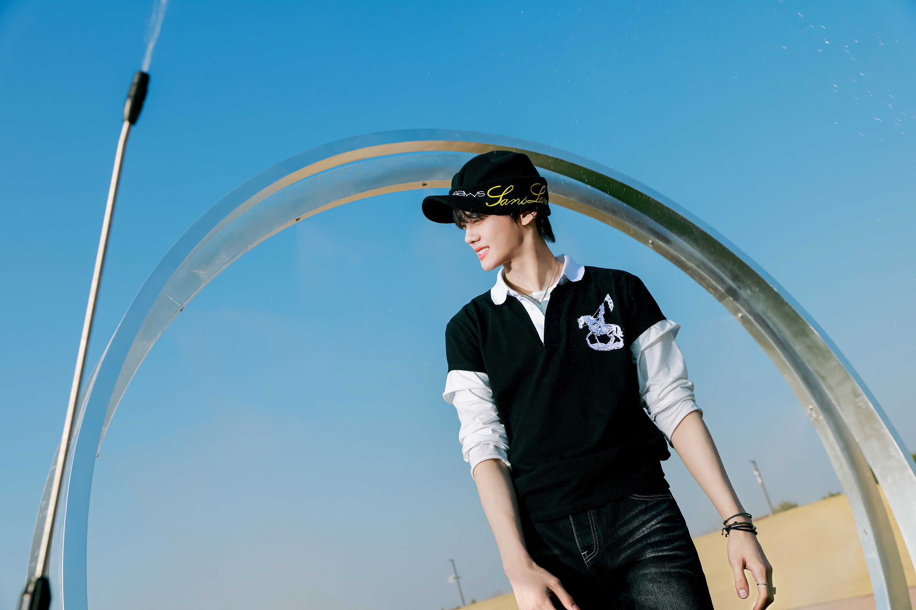 AND2BLE  AND2BLE 'Curious' MV Photo Sket