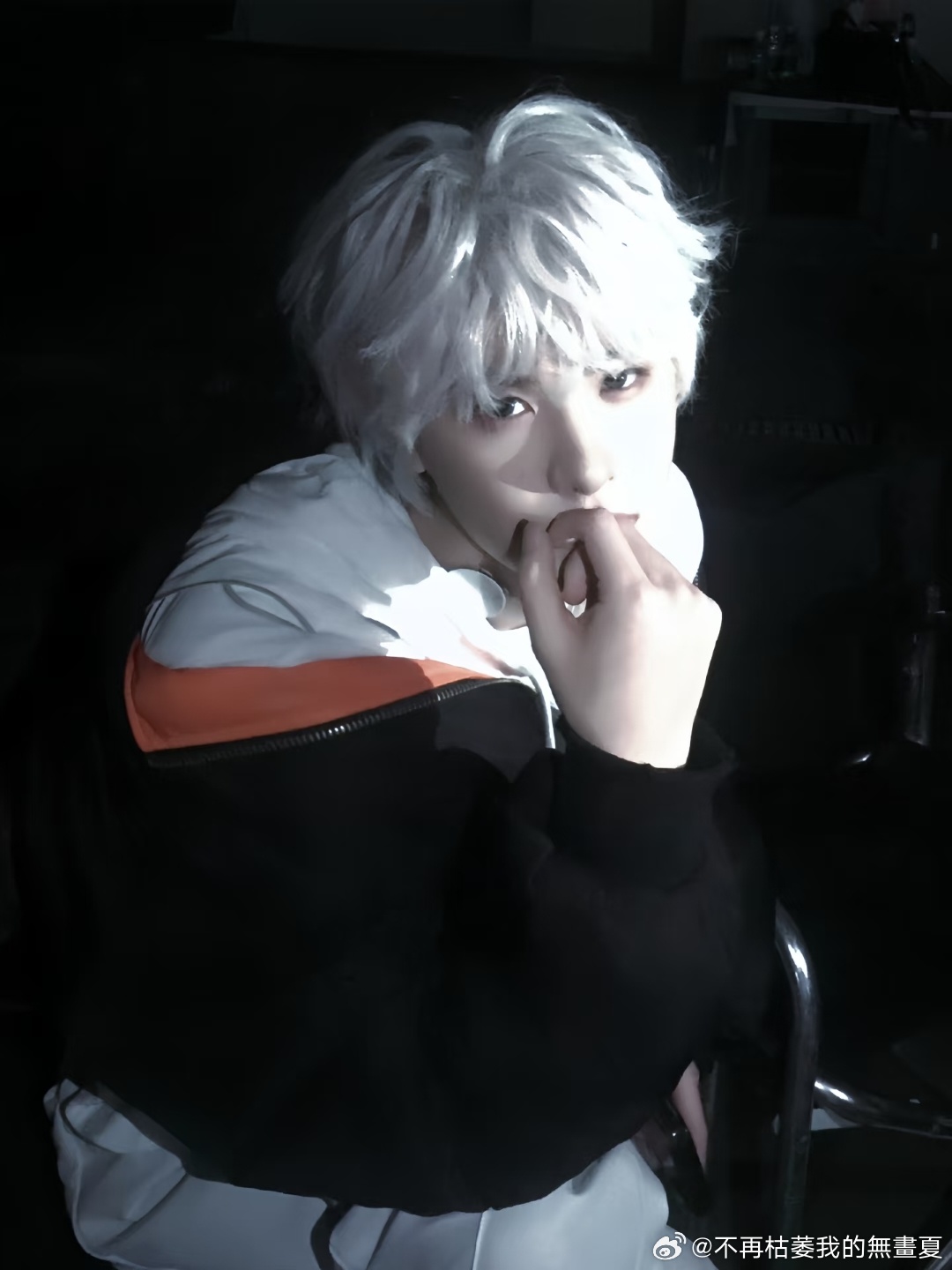 银发日系少年黄明昊 “妈妈，他可不是一般的白毛” 