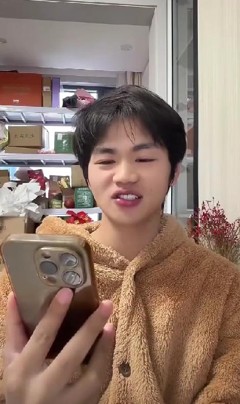 小徐考六级八起八落，277分再失利，竟已悄悄成立公司
2月27日，网红博主“小徐