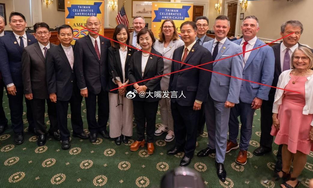“韩国鱼”和“配落西”就是一群乌合之众！“韩国鱼”就是妥妥的“台独分子”，等台湾