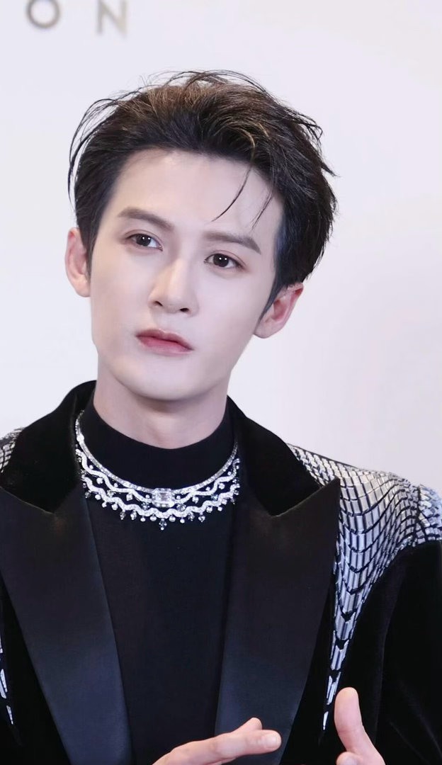 檀健次、曾舜晞的上海戴比尔斯活动图，两人的状态怎么样？ ​​​