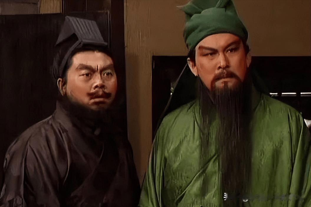 关羽张飞为何喜欢徐庶而不喜欢诸葛亮？

徐庶早年是个游侠，走南闯北，见多识广，善
