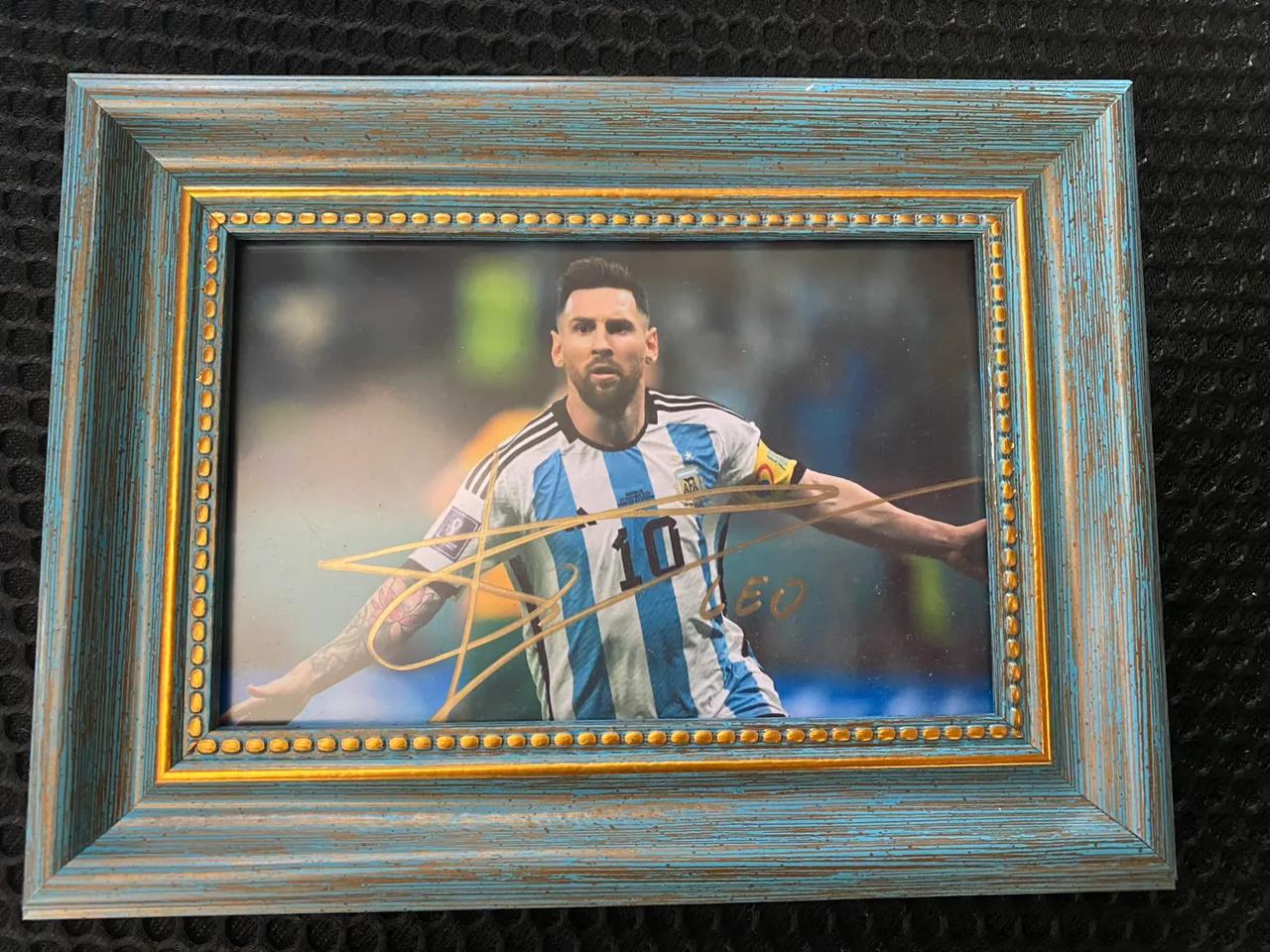 善恶就在一瞬之间，做好人难，但是做坏做臭很容易，不管你如何今后做什么，都无法消除