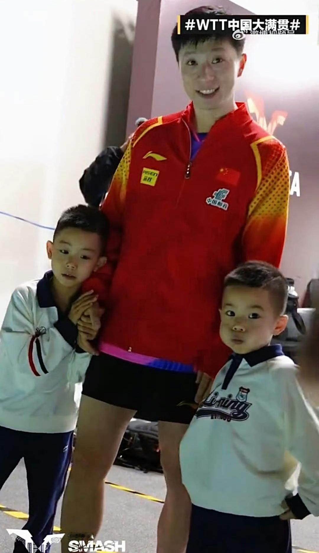 好可爱的龙宝宝！#马龙说赛场上听到儿子喊爸爸加油# #马龙说现在运动员承受舆论压