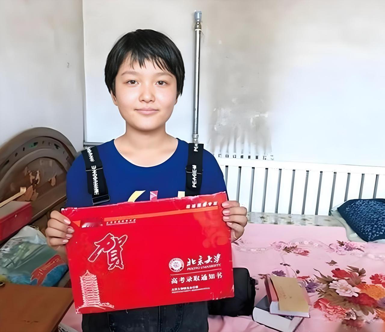 [中国赞]2018年，河北衡水一女孩高考707分，被北京大学录取，谁料，大二时，