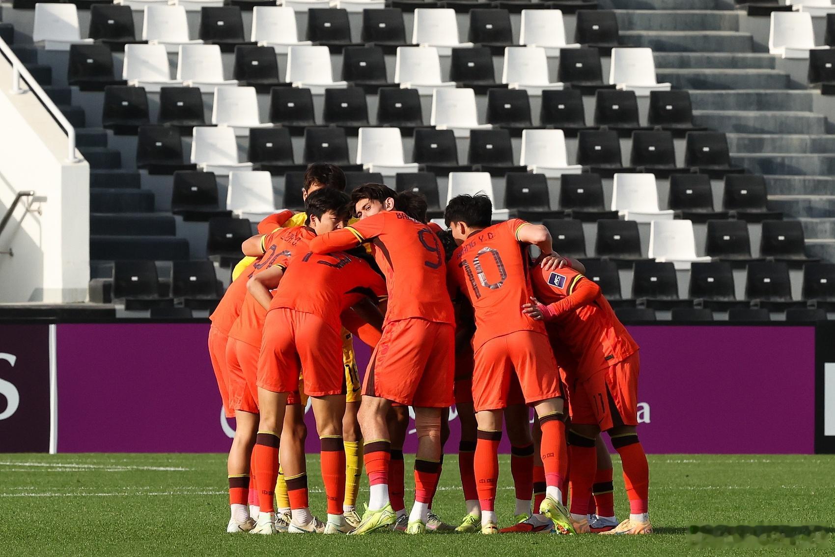 今晚为国足加油!!今晚19:30，U23国足将在1/4决赛中对阵乌兹别克斯坦U2