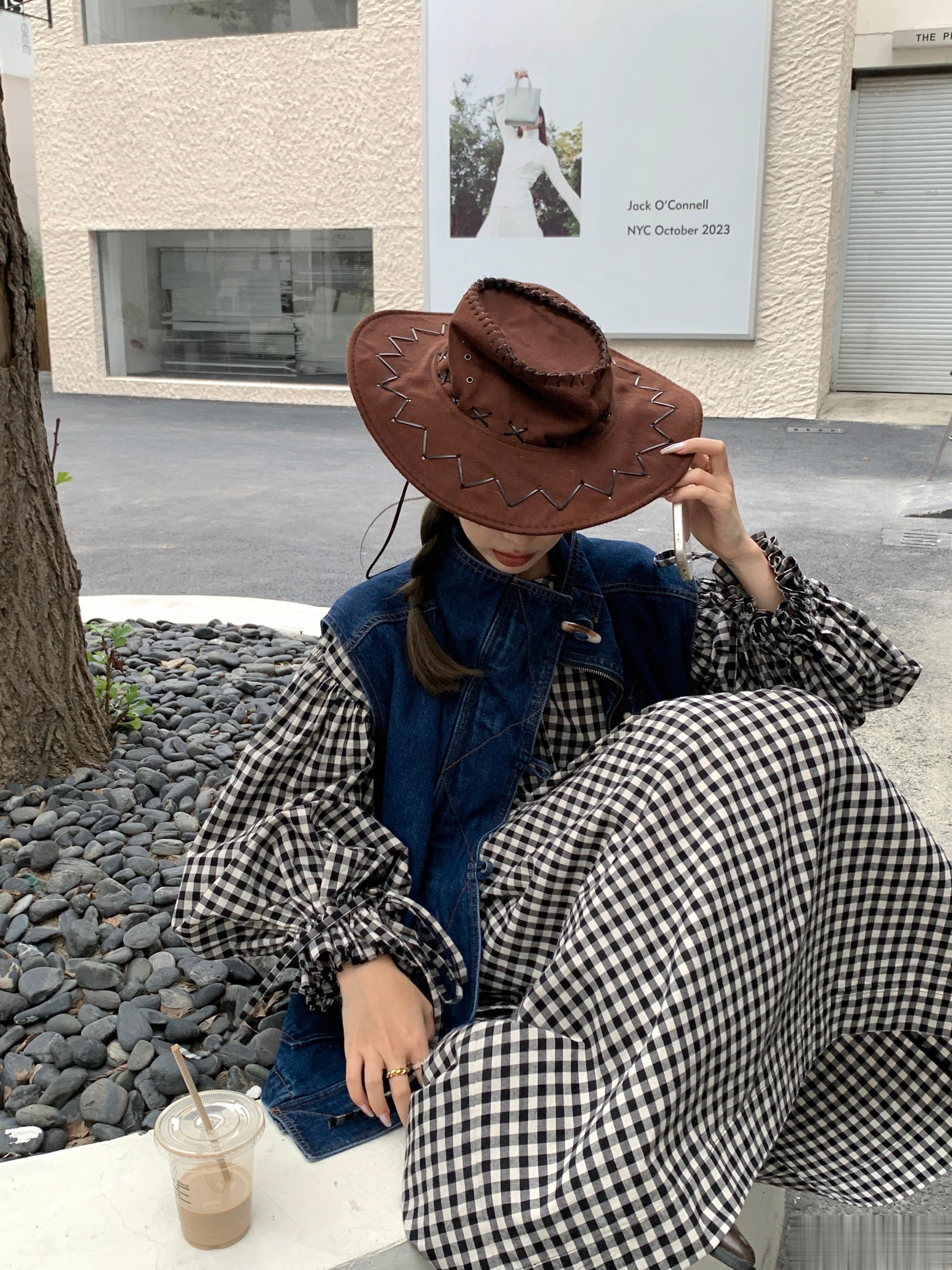 这套就是很好看 拍的也超快～想去大西北自驾咧🤠！里面的裙子单穿又是乖乖的 ​​