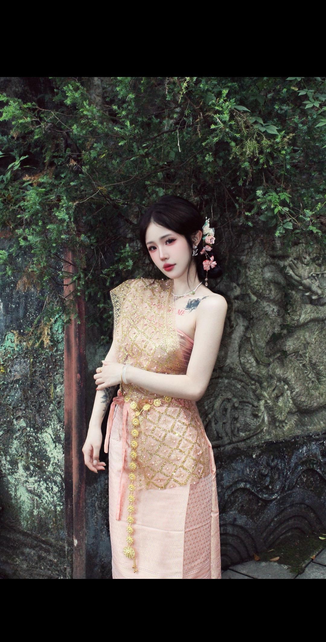 谁许你天上人间 谁同你恨海情天